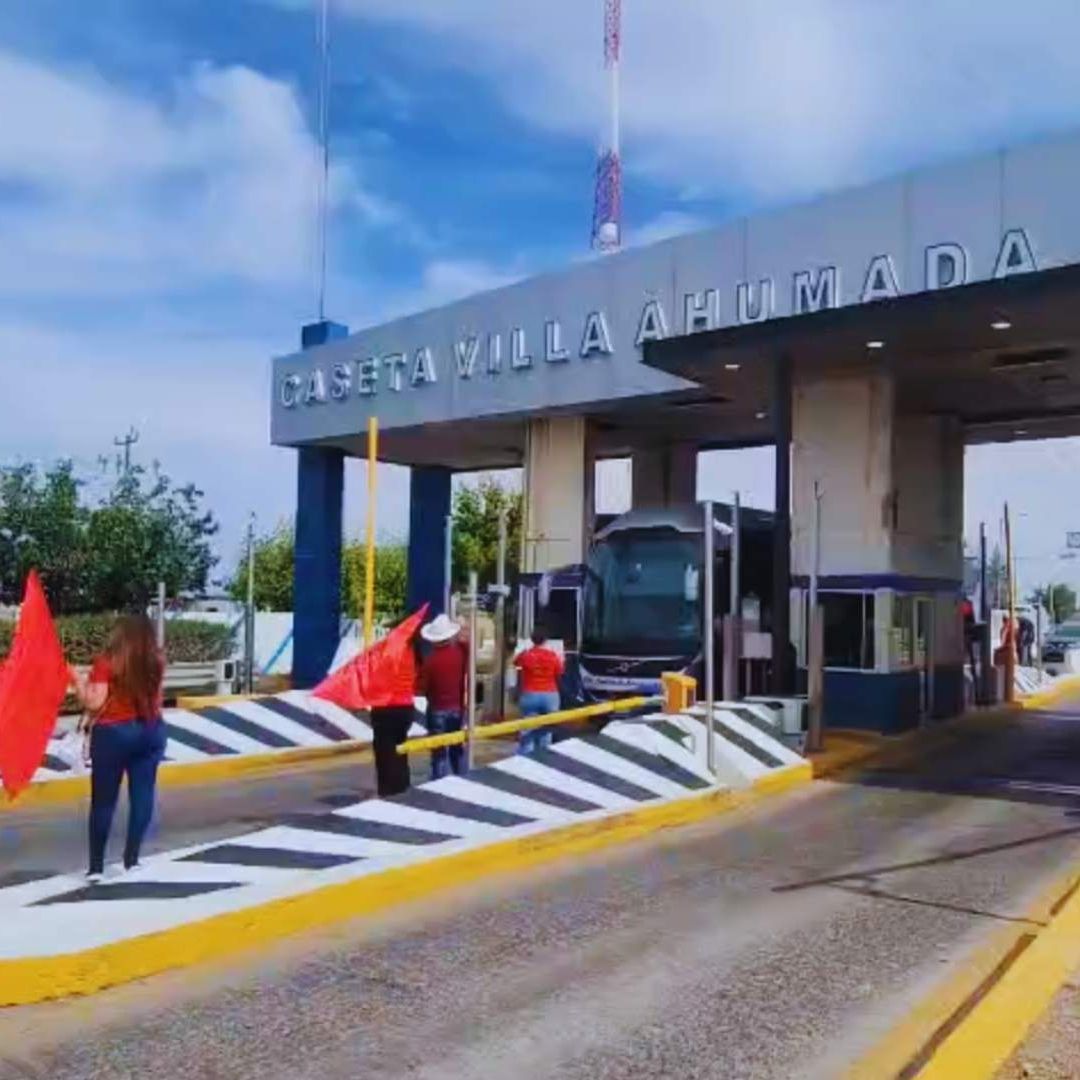 Docentes realizan protestas en casetas del estado